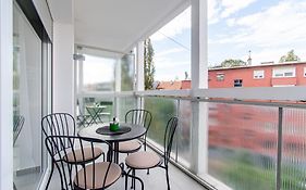 Flexible Selfcheckins 58, 59 & 60 - Zagreb - Loggia - New - Luxury